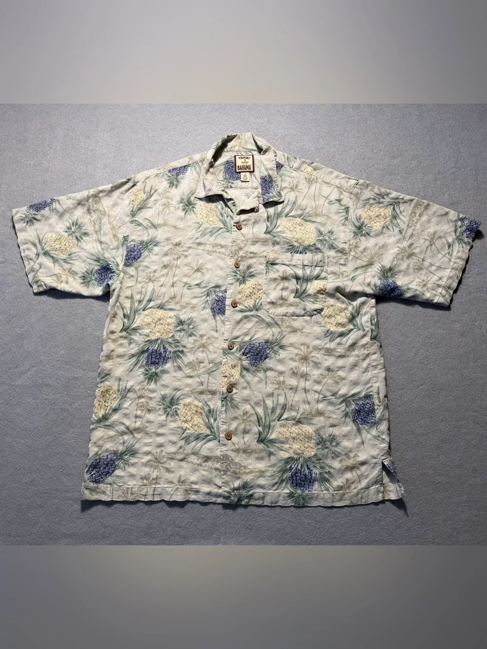 Tommy Bahama Hawaiian Shirt Men Medium Beige Silk Floral Pineapple Casual Resort